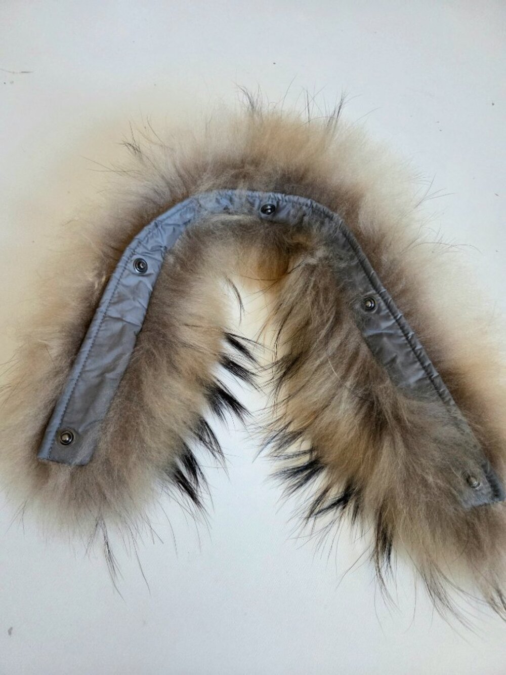 Real fur collar. - Picture 3 of 4